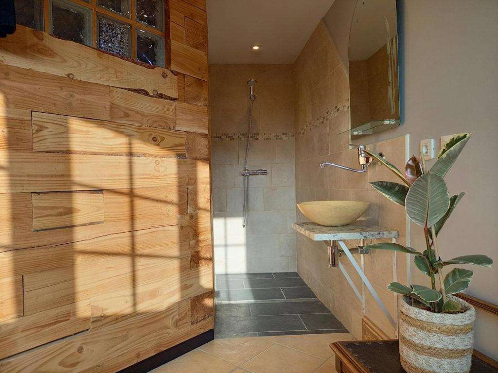 Chambres d'hôtes Au Bois Dormant entre Bayeux et la mer Sommervieu Exterior foto